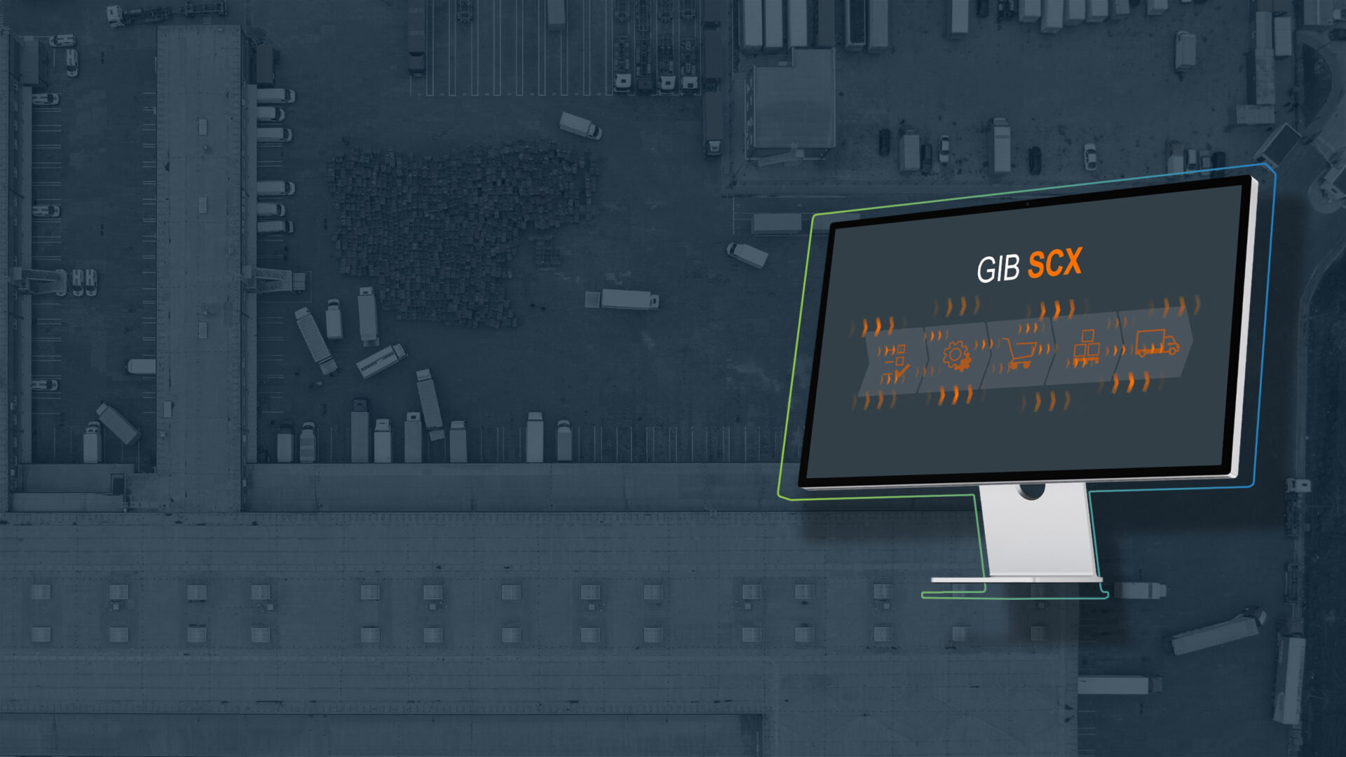 Teaer zur Seite GIB SCX: Zeigt die fünf Dimensionen von ifm Supply Chain Excellence Software-Lösung auf einem Bildschirm. Im Hintergrund ist ein Produktionswerk mit Lagerbeständen von oben zu sehen.